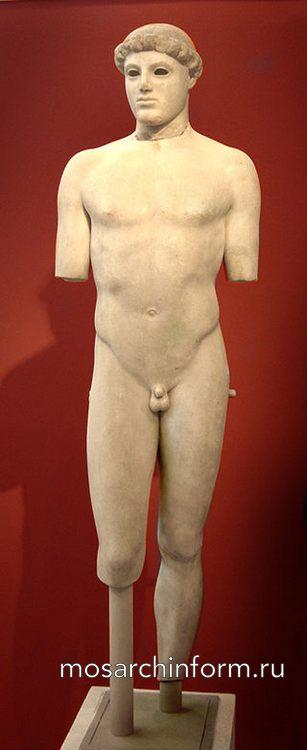 Архитектура и искусство Древней Греции - Мальчик Критиос (прибл. 480 гг до н.э.), символизирует традицию свободно стоящих фигур