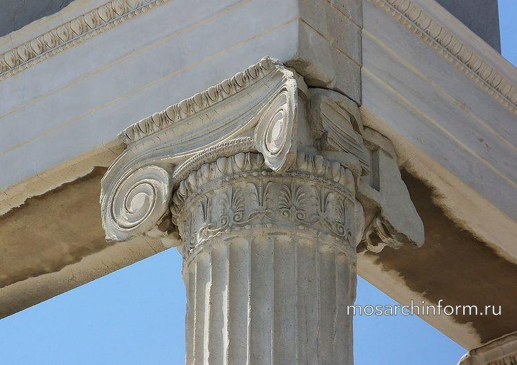 Ионический ордер - Угловая капитель с диагональной волютой, архитектура древней Греции
