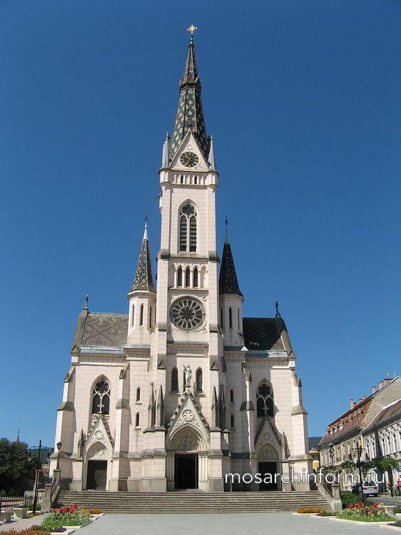 Церковь Пресвятого Сердца, Кесег, Венгрия - Неоготическая архитектура