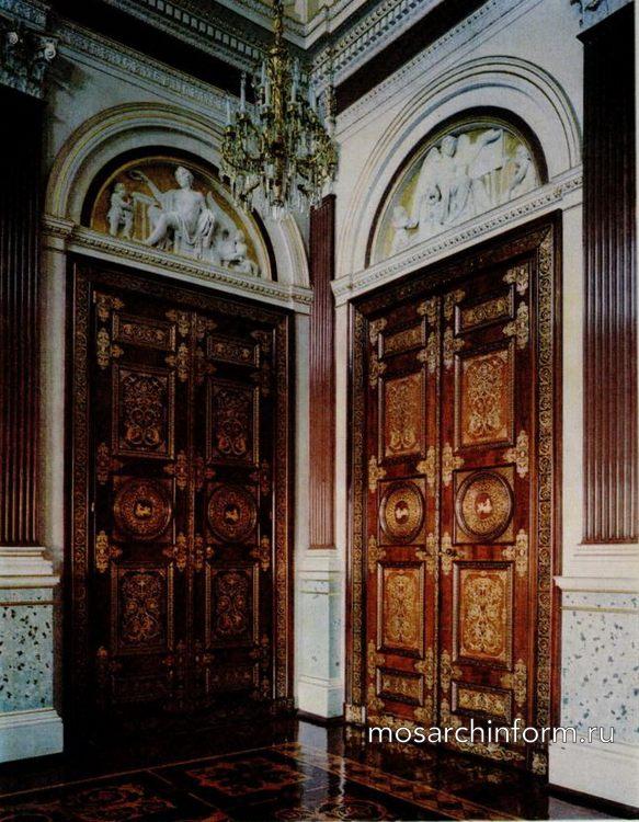 Мариинский дворец. Приемный зал. Инкрустированные двери. После реставрации