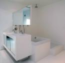 Искусный дизайн компактной ванной комнаты от 123DV